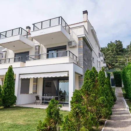 Villa By The Sea *